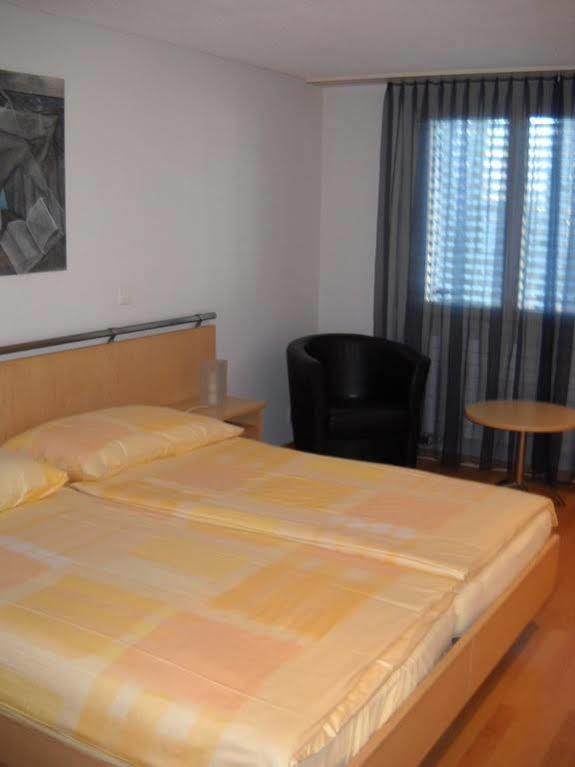 Hotel Flamatt Екстер'єр фото